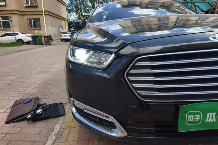 Used Ford Taurus 2018 EcoBoost 245 Premier Edition China V Standard Right Front Headlight