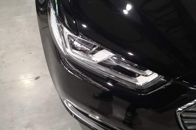 Used Ford Taurus 2018 EcoBoost 245 Premier Edition China V Standard Right Front Headlight