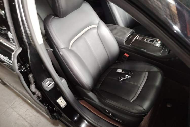Used Ford Taurus 2018 EcoBoost 245 Premier Edition China V Standard Right Front Seat