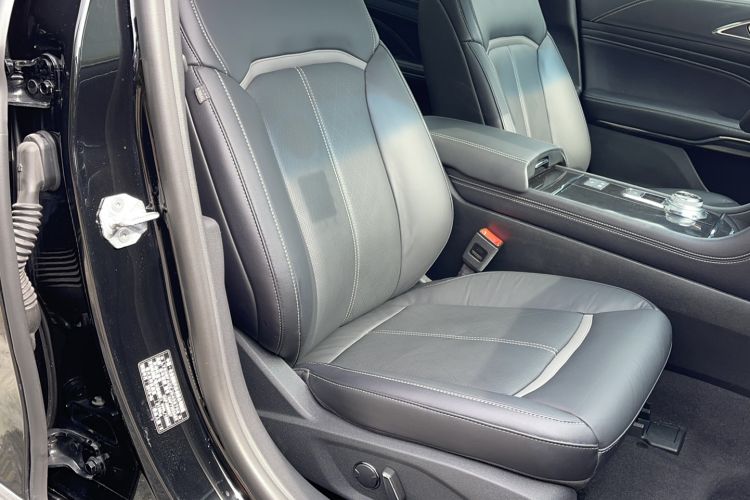 Used Ford Taurus 2018 EcoBoost 245 Premier Edition China V Standard Right Front Seat