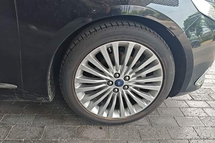 Used Ford Taurus 2018 EcoBoost 245 Premier Edition China V Standard Right Front Wheel Hub