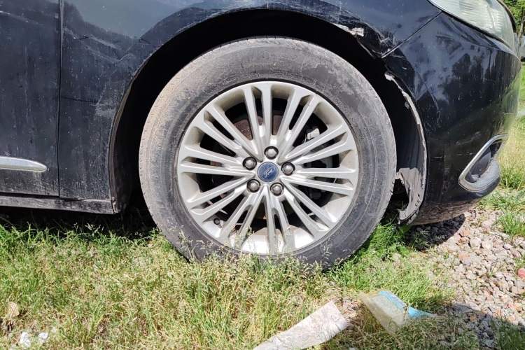 Used Ford Taurus 2018 EcoBoost 245 Fashion Edition China VI Standard Right Front Wheel Hub