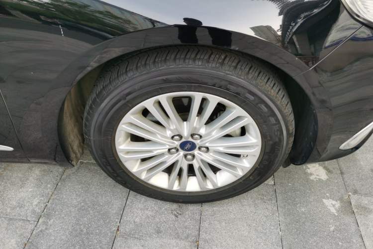 Used Ford Taurus 2018 EcoBoost 245 Fashion Edition China V Standard Right Front Wheel Hub