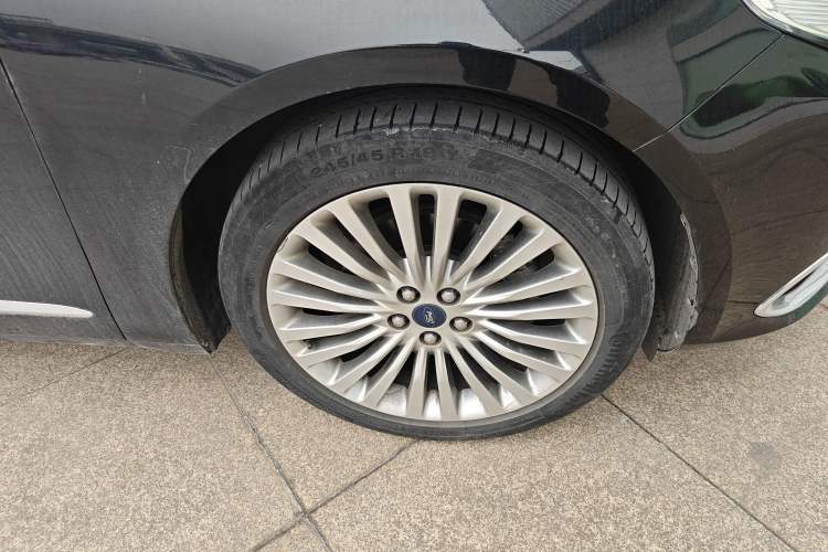 Used Ford Taurus 2018 EcoBoost 245 Premier Edition China VI Standard Right Front Wheel Hub