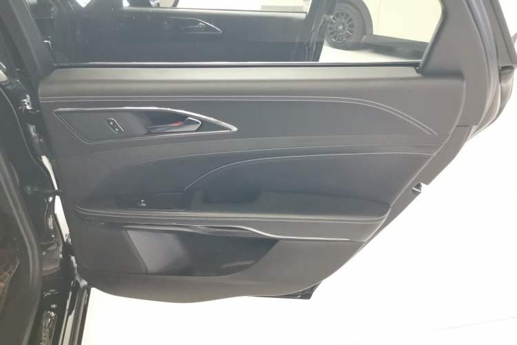 Used Ford Taurus 2018 EcoBoost 245 Premier Edition China VI Standard Right Rear Door Interior