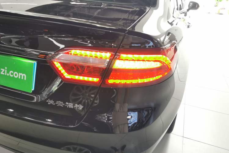 Used Ford Taurus 2018 EcoBoost 245 Premier Edition China VI Standard Right Rear Taillight
