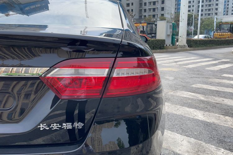 Used Ford Taurus 2018 EcoBoost 245 Premier Edition China V Standard Right Rear Taillight