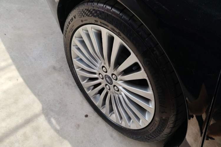 Used Ford Taurus 2018 EcoBoost 245 Premier Edition China V Standard Right Rear Wheel Hub