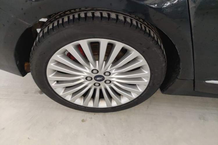 Used Ford Taurus 2018 EcoBoost 245 Premier Edition China V Standard Right Rear Wheel Hub