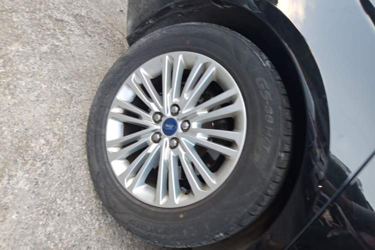 Used Ford Taurus 2018 EcoBoost 245 Fashion Edition China V Standard Right Rear Wheel Hub