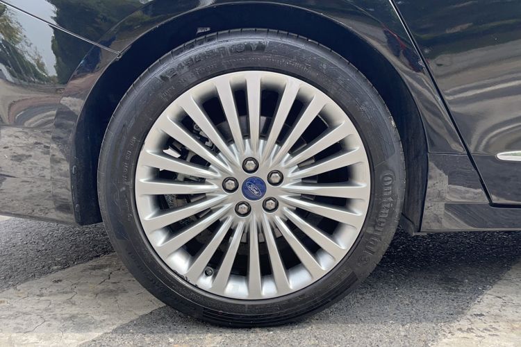 Used Ford Taurus 2018 EcoBoost 245 Premier Edition China V Standard Right Rear Wheel Hub
