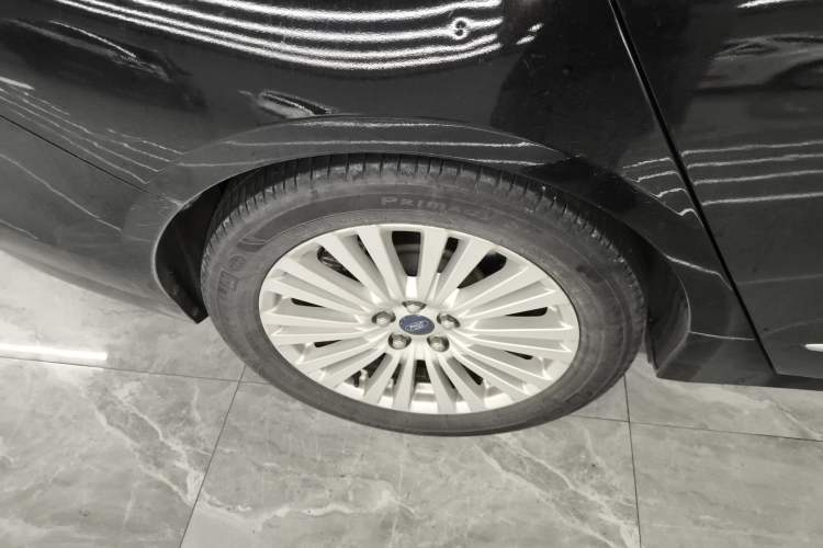 Used Ford Taurus 2018 EcoBoost 245 Cognac Special Edition China V Standard Right Rear Wheel Hub