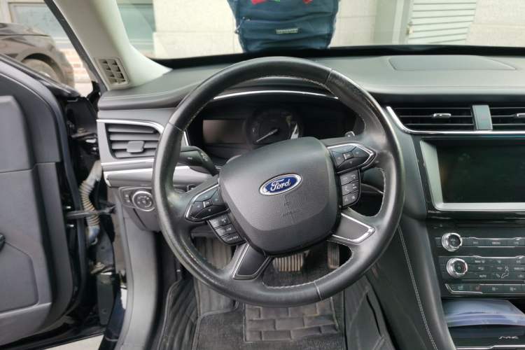 Used Ford Taurus 2018 EcoBoost 245 Fashion Edition China V Standard Steering Wheel