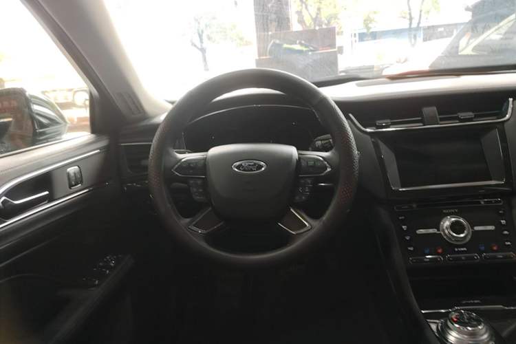 Used Ford Taurus 2018 EcoBoost 245 Premier Edition China V Standard Steering Wheel