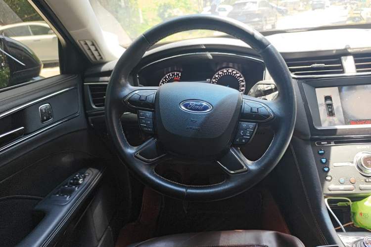 Used Ford Taurus 2018 EcoBoost 245 Premier Edition China V Standard Steering Wheel