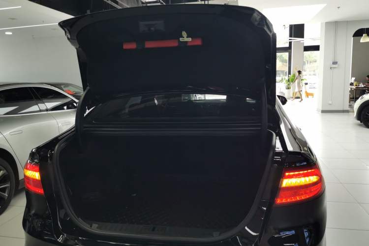 Used Ford Taurus 2018 EcoBoost 245 Premier Edition China VI Standard Trunk