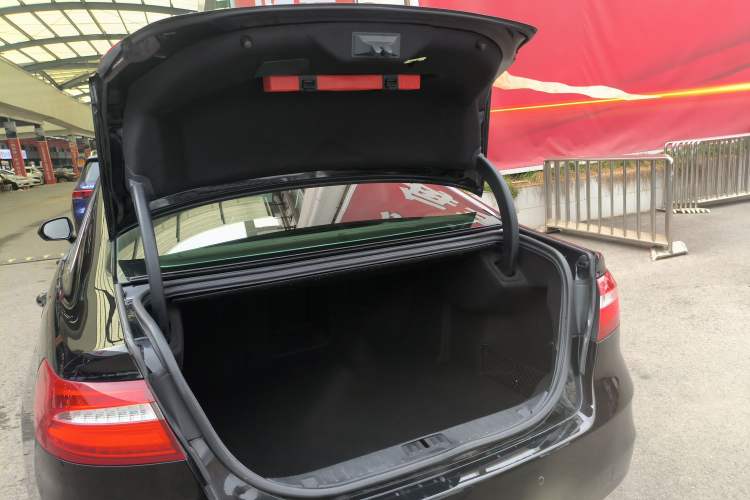 Used Ford Taurus 2018 EcoBoost 245 Premier Edition China VI Standard Trunk