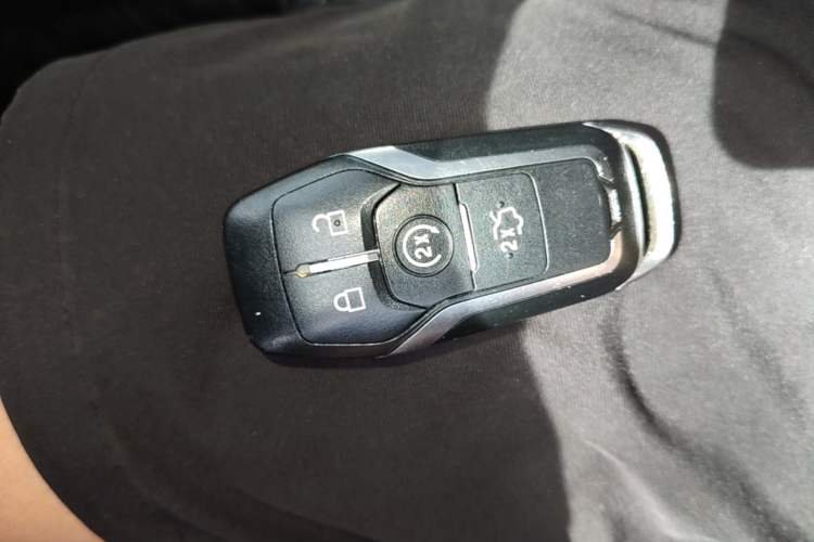 Used Ford Taurus 2018 EcoBoost 245 Premier Edition China V Standard Vehicle Key