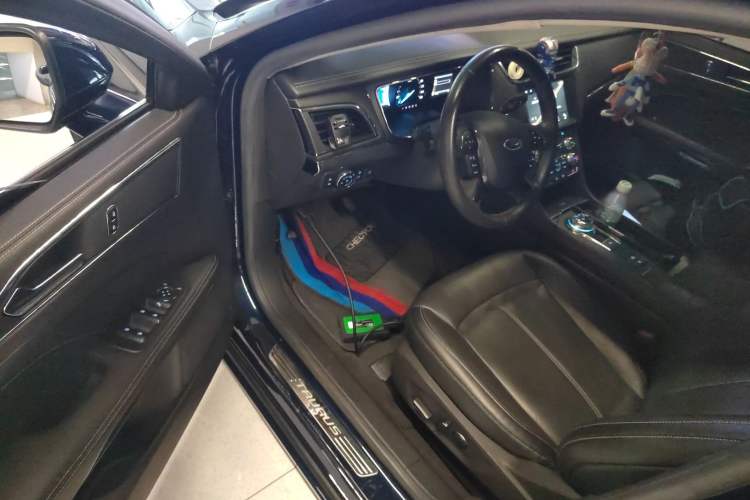 Used Ford Taurus 2018 EcoBoost 180 Luxury Model Driver Seat