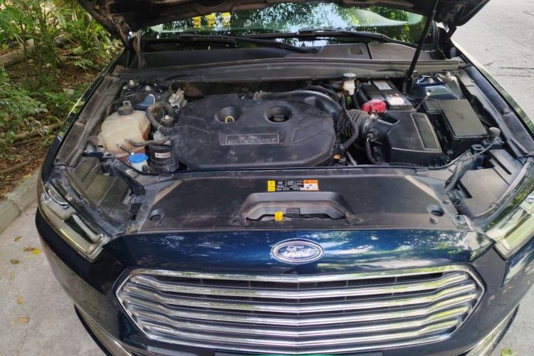Used Ford Taurus 2018 EcoBoost 245 Premier Edition China V Standard Engine Bay