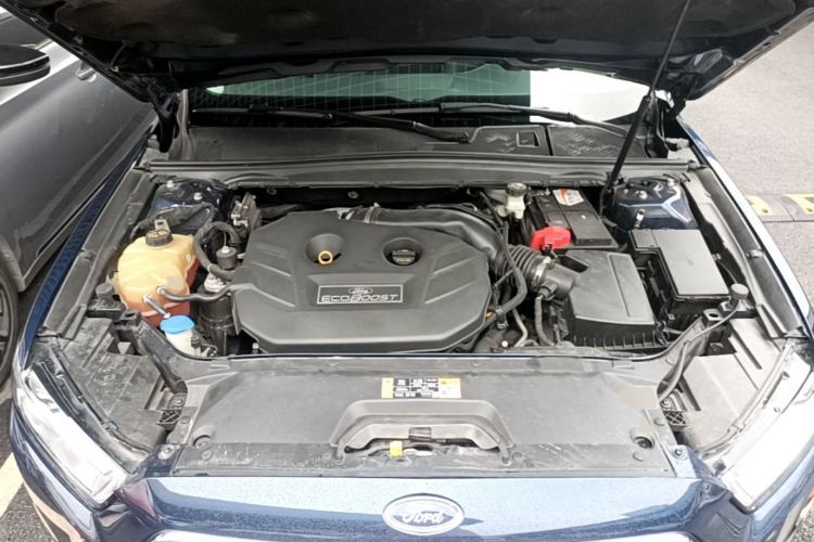 Used Ford Taurus 2018 EcoBoost 245 Premier Edition China V Standard Engine Bay