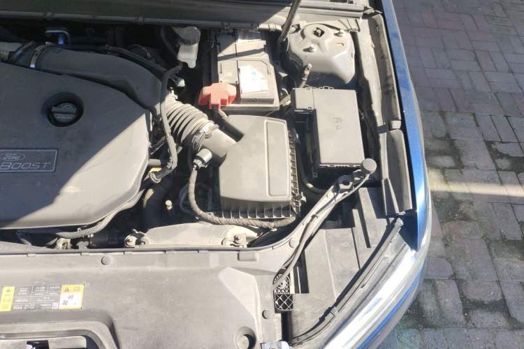 Used Ford Taurus 2018 EcoBoost 245 Premier Edition China V Standard Engine Bay Left