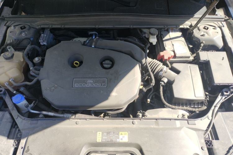 Used Ford Taurus 2018 EcoBoost 245 Premier Edition China V Standard Engine Bay