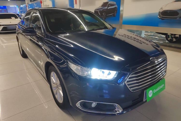 Used Ford Taurus 2018 EcoBoost 180 Luxury Model Front Right 45 Deg