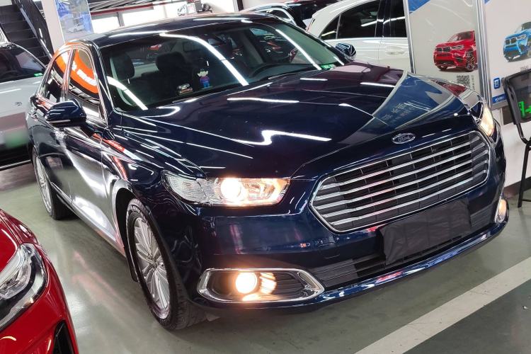 Used Ford Taurus 2018 EcoBoost 245 Fashion Edition China V Standard Front Right 45 Deg
