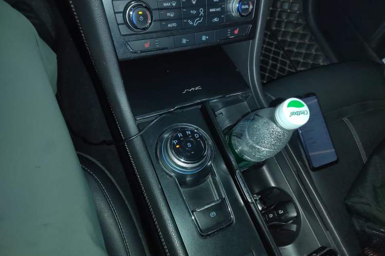 Used Ford Taurus 2018 EcoBoost 180 Luxury Model Gear Lever