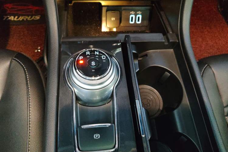 Used Ford Taurus 2018 EcoBoost 245 Fashion Edition China V Standard Gear Lever