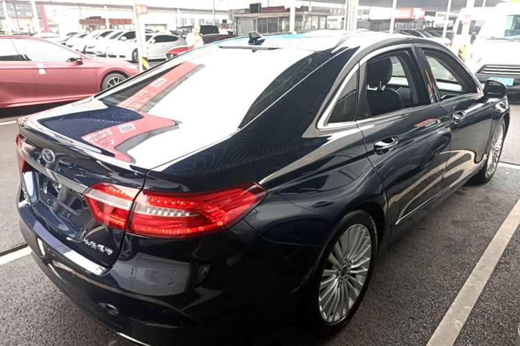 Used Ford Taurus 2018 EcoBoost 245 Premier Edition China V Standard Rear Right 45 Deg
