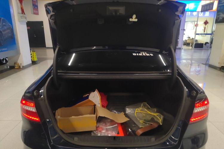 Used Ford Taurus 2018 EcoBoost 180 Luxury Model Trunk