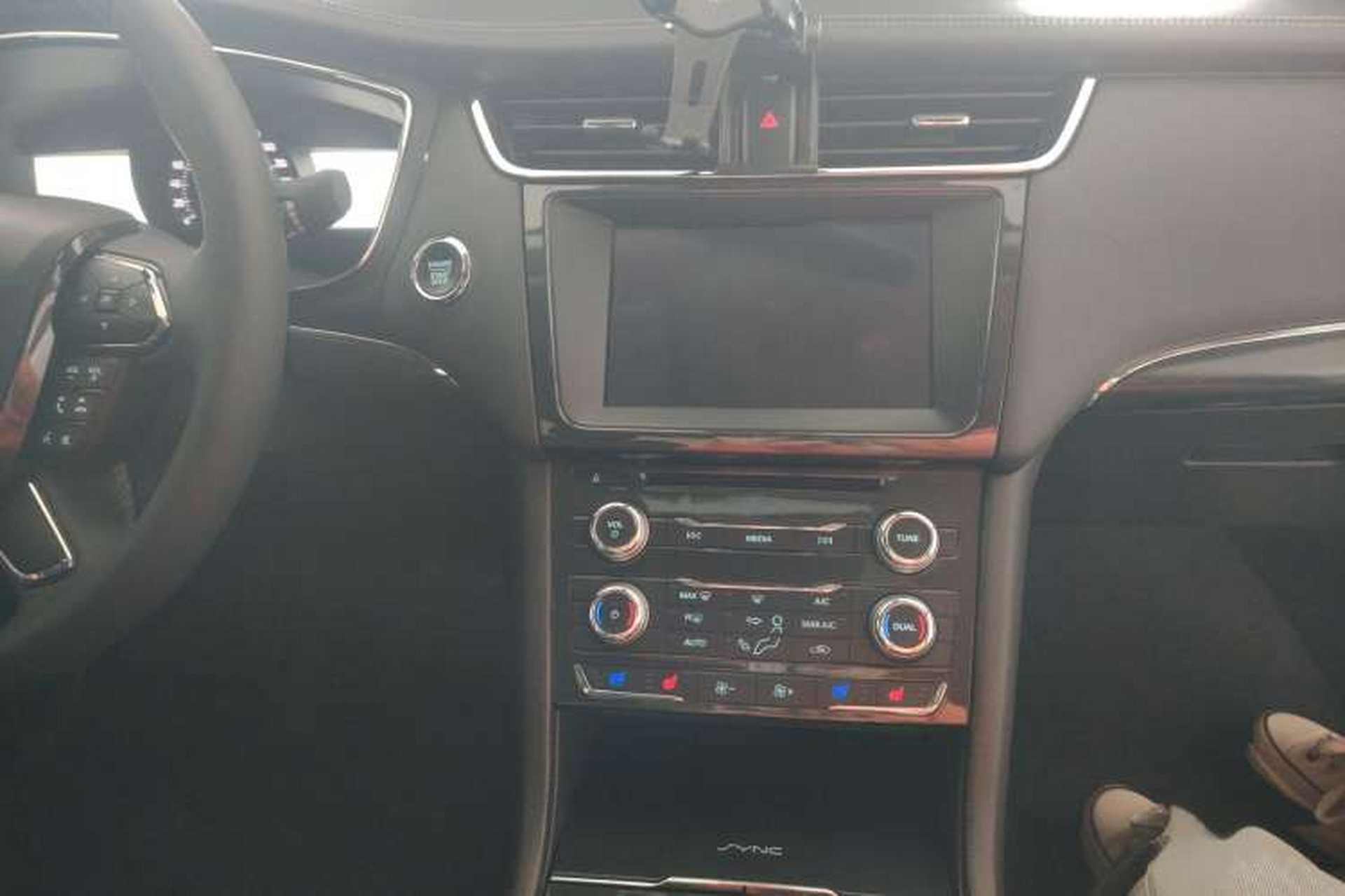 Used Ford Taurus 2018 EcoBoost 245 Fashion Edition China VI Standard Audio And AC Panel