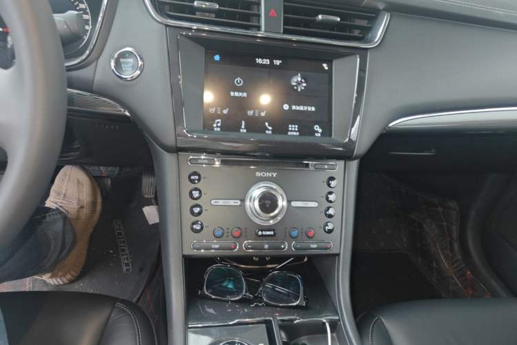 Used Ford Taurus 2018 EcoBoost 245 Premier Edition China VI Standard Audio And AC Panel