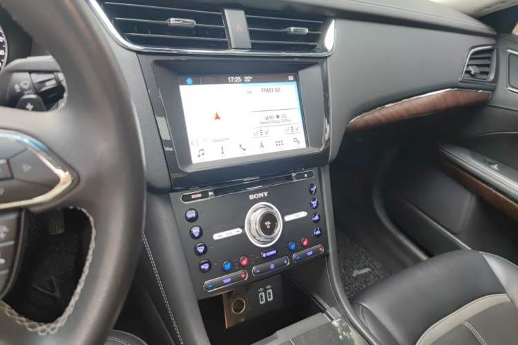 Used Ford Taurus 2018 EcoBoost 245 LTD Limited Edition China V Standard Audio And AC Panel