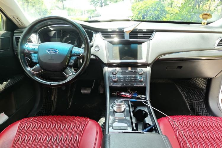 Used Ford Taurus 2018 EcoBoost 245 Fashion Edition China V Standard Center Console