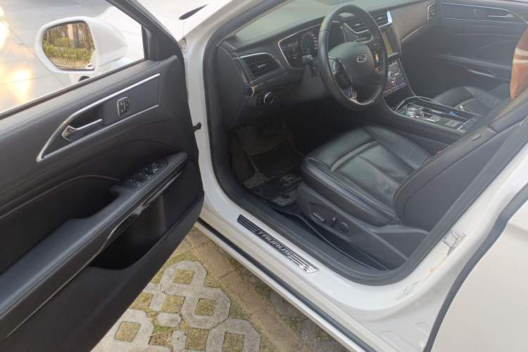 Used Ford Taurus 2018 EcoBoost 245 Premier Edition China VI Standard Driver Seat