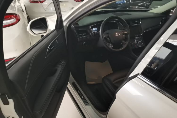 Used Ford Taurus 2018 EcoBoost 245 Premier Edition China V Standard Driver Seat