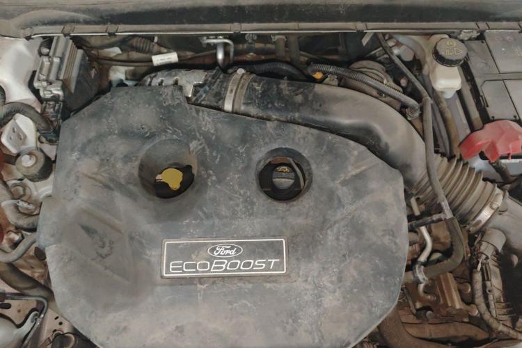 Used Ford Taurus 2018 EcoBoost 245 Premier Edition China V Standard Engine Bay