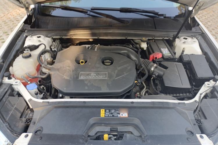 Used Ford Taurus 2018 EcoBoost 245 Premier Edition China VI Standard Engine Bay