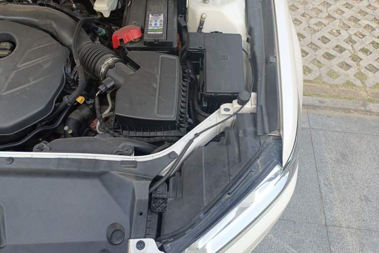 Used Ford Taurus 2018 EcoBoost 245 Premier Edition China VI Standard Engine Bay Left