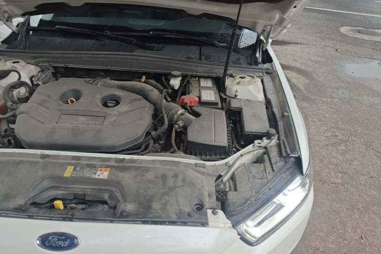 Used Ford Taurus 2018 EcoBoost 245 Premier Edition China VI Standard Engine Bay Left