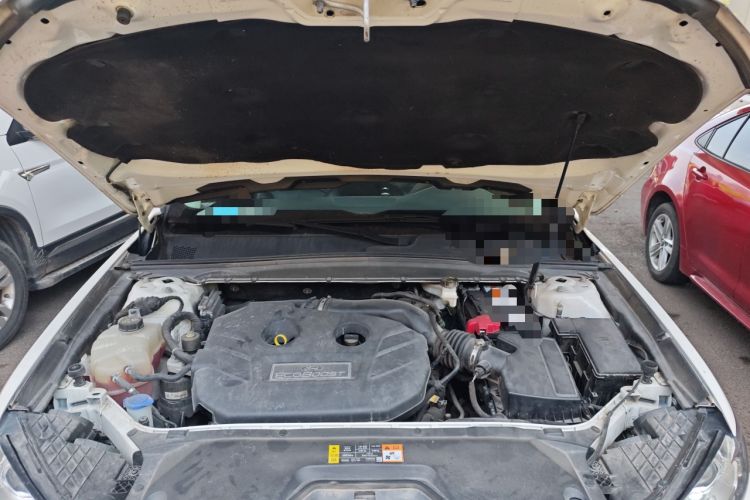 Used Ford Taurus 2018 EcoBoost 245 Fashion Edition China V Standard Engine Bay