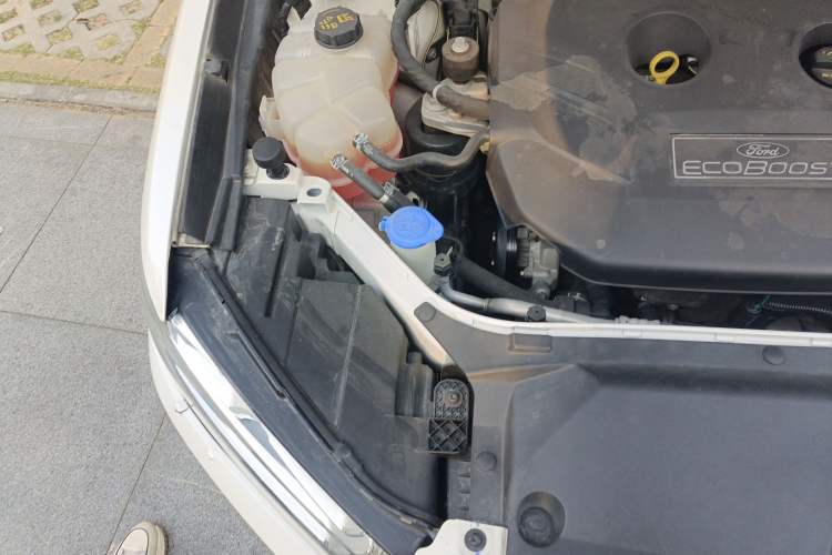 Used Ford Taurus 2018 EcoBoost 245 Premier Edition China VI Standard Engine Bay Right