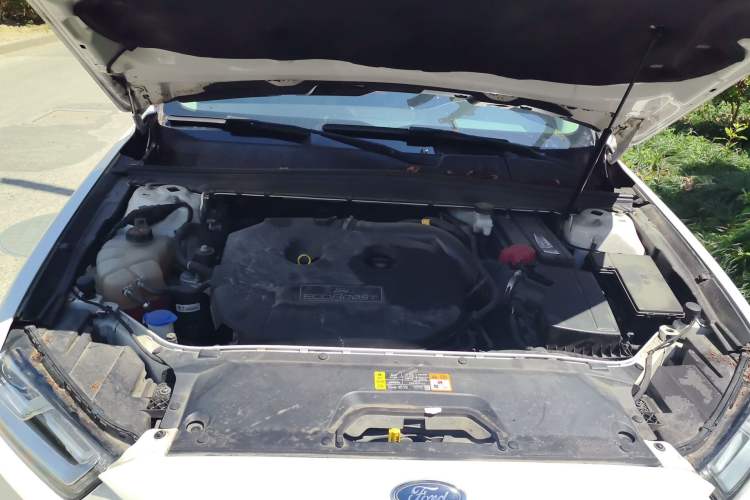 Used Ford Taurus 2018 EcoBoost 245 Premier Edition China VI Standard Engine Bay