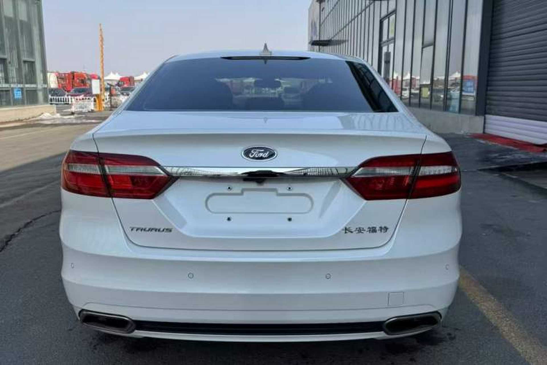 Used Ford Taurus 2018 EcoBoost 245 Fashion Edition China VI Standard Exterior 2