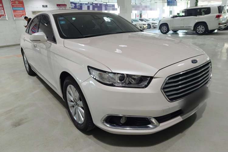 Used Ford Taurus 2018 EcoBoost 180 Luxury Model Front Right 45 Deg