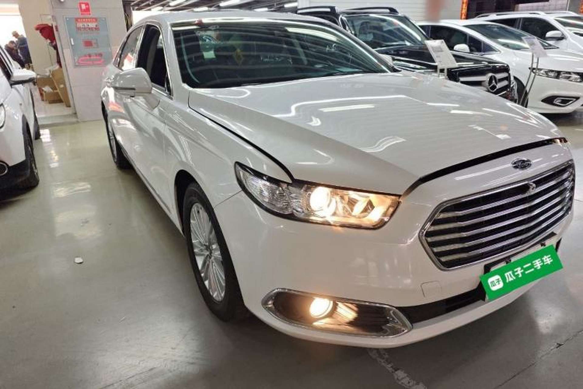 Used Ford Taurus 2018 EcoBoost 245 Fashion Edition China V Standard Front Right 45 Deg