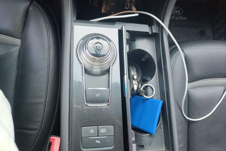 Used Ford Taurus 2018 EcoBoost 245 Premier Edition China VI Standard Gear Lever